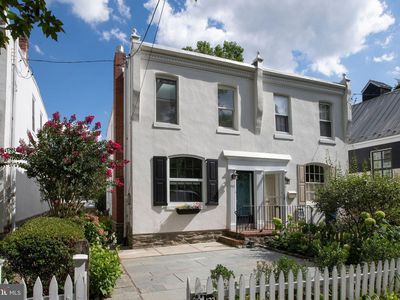 132 W Meade St, Philadelphia, PA, 19118