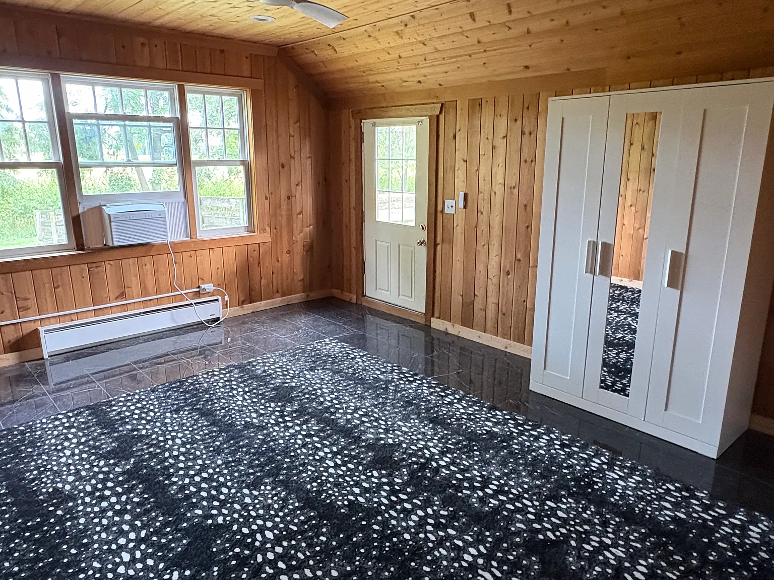 41W419 Plato Rd, Elgin — Photo 2