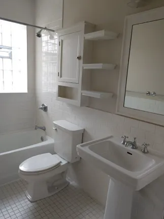 2704 W Ainslie St #6-2 — Photo 8