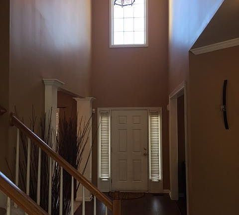 3rd image of 909 Maple Leaf Dr