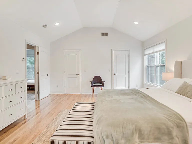 32 Gardiners Ln — Photo 4