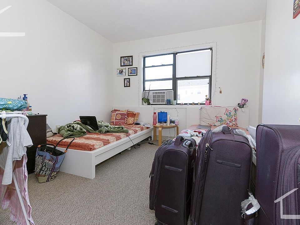 2nd image of 8 Darling St #12TW