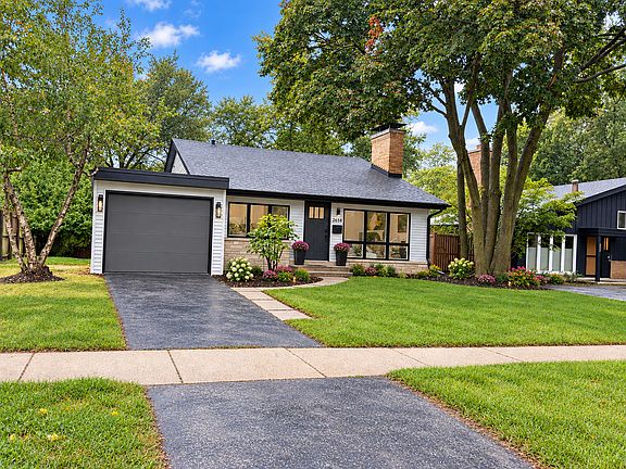 3rd image of 2658 Crawford Ave
