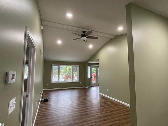 2nd image of 264 Windemere Pl