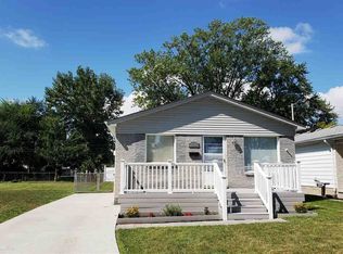 27227 Ridgewood St, Roseville, MI 48066