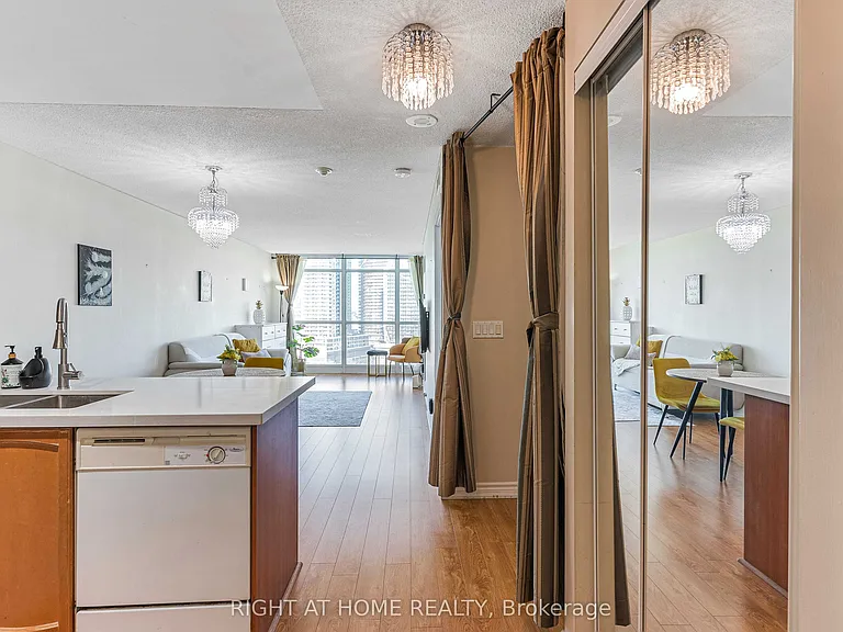 231 Fort York Blvd #1807 — Photo 9
