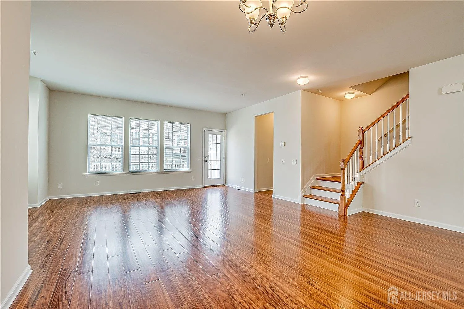 3 bed, 3.5 bath, 2256 sqft, $4,250 — Photo 4