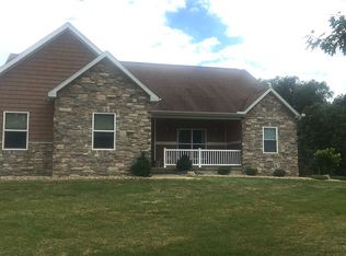 7817 E Grant Rd, Walnut Hill, IL 62893