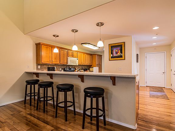 4th image of 127 Southport Ln #20