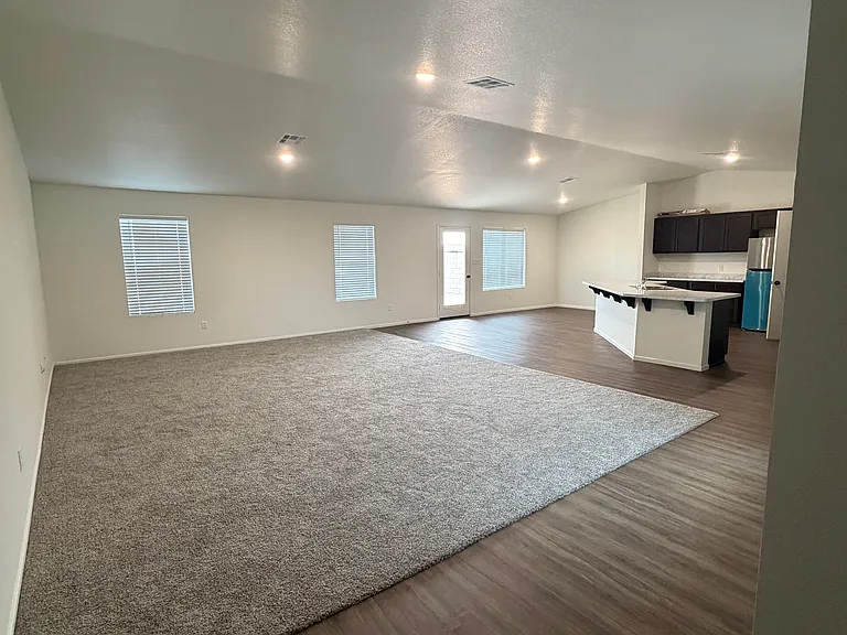 7215 E 44th Ln — Photo 11