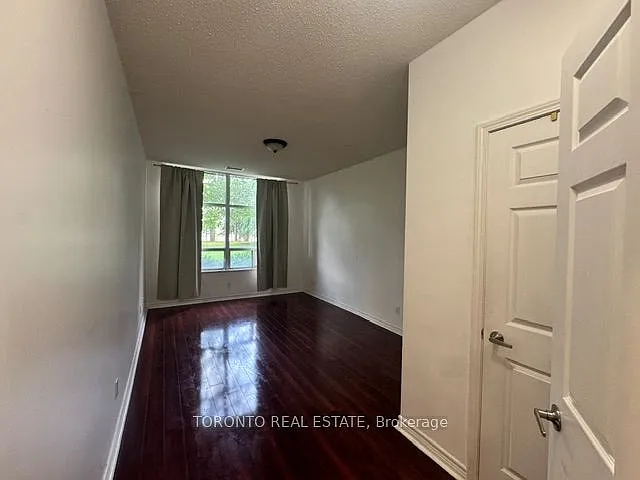 35 Kingsbridge Garden Cir #110 — Photo 25