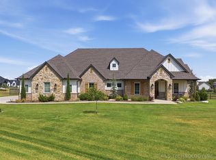 18679 E Limestone Ln, Owasso, OK 74055