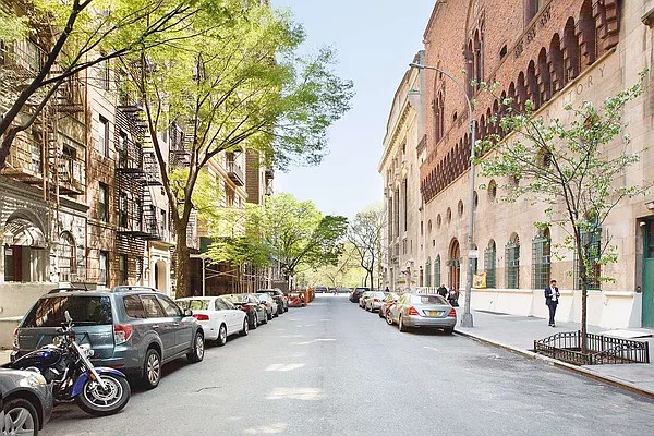 Sold by Compass | media 11