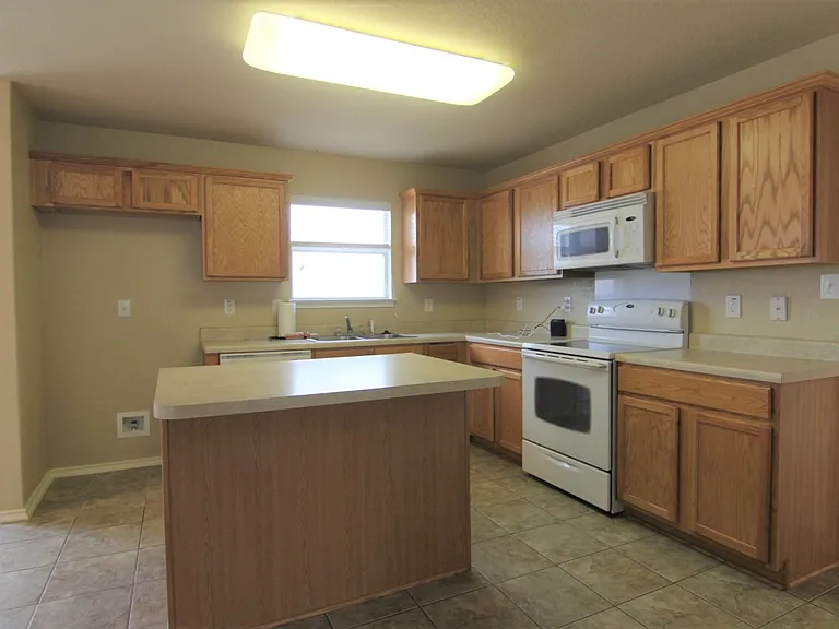 249 Val Verde Dr — Photo 7
