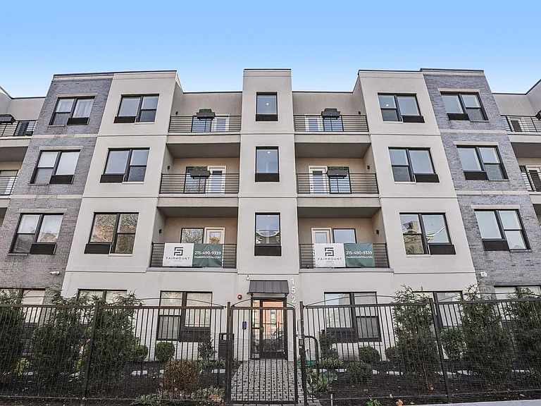 Fairmount Square — Photo 24
