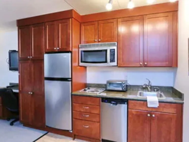 Catalina Apartments — Photo 42