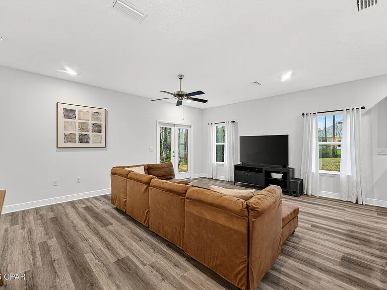 224 Butler Cv — Photo 14