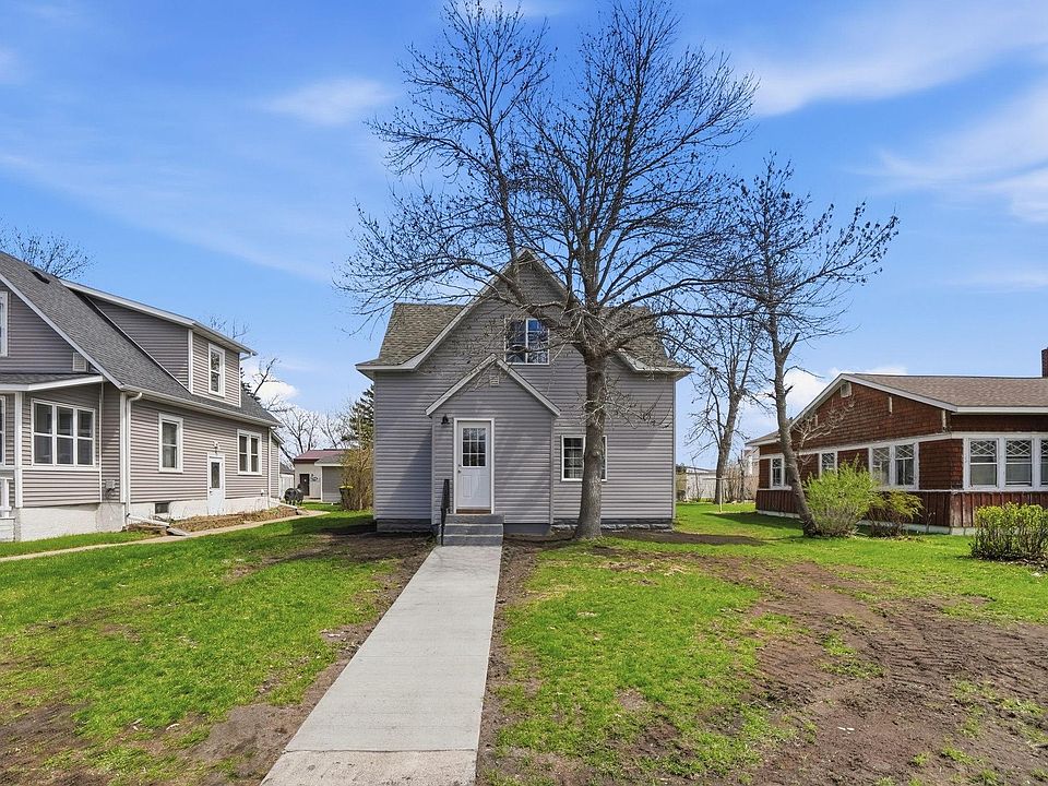 1st image of 120 Prairie Ave S