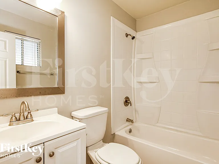 8802 N 35th Dr — Photo 16
