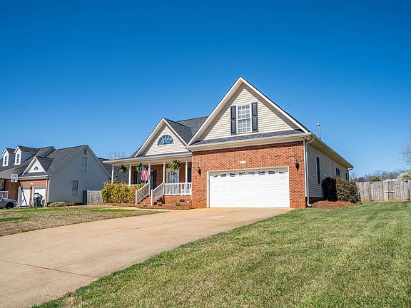 2nd image of 376 Shadow Oak Ct