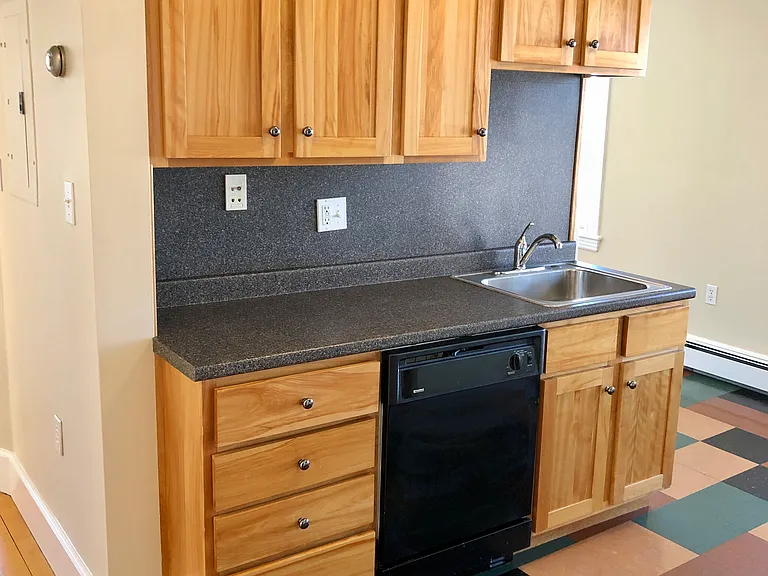 693 Somerville Ave #5 — Photo 4