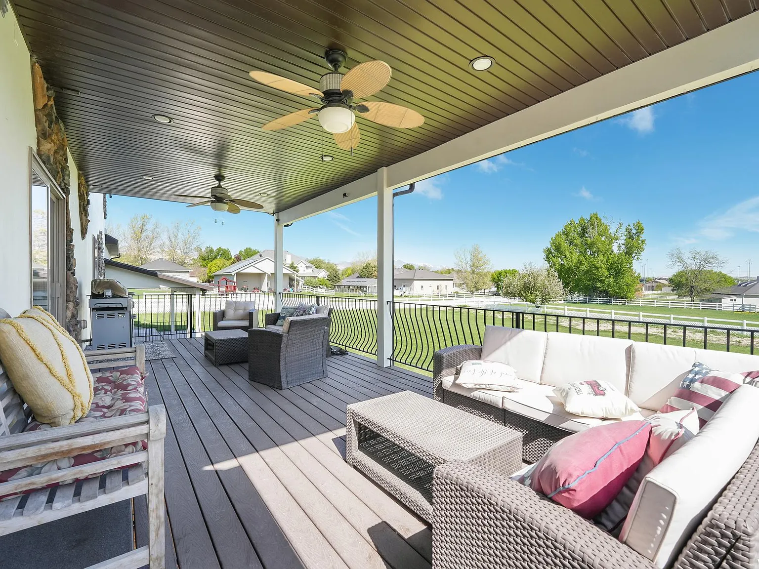 6 bed, 8250 sqft, $9,000 — Photo 4