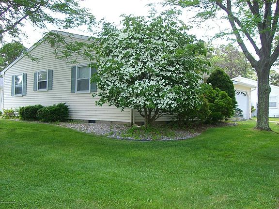 3rd image of 7 Orchard Dr #73