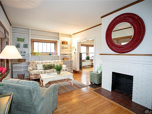 3rd image of 408 Peach Orchard Ave