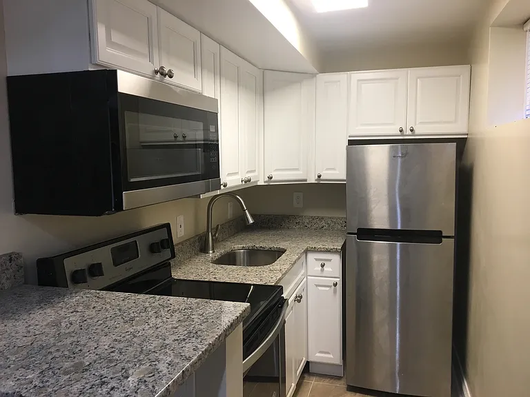 1809 Belmont Rd NW — Photo 4