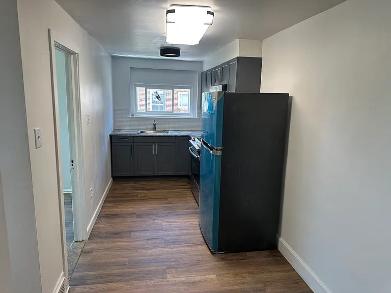 638 E Carver St #1 — Photo 4