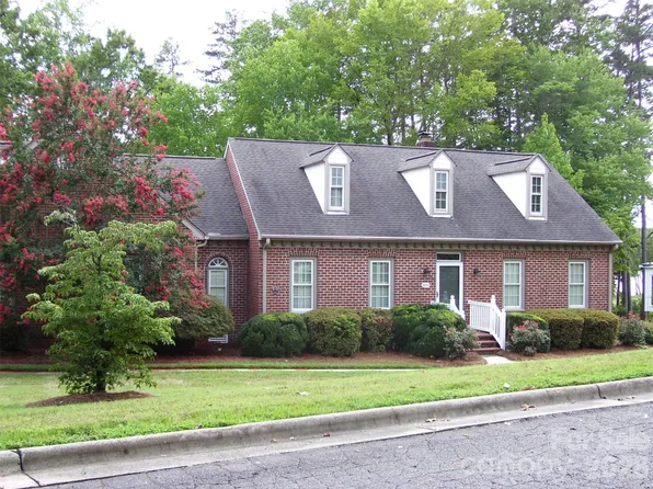 1859 Wetherburn Dr, Kannapolis, NC 28081