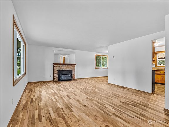 2nd image of 616 160th Street S