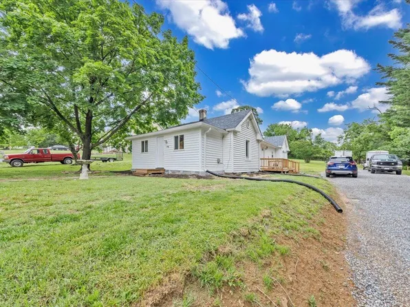 776 Camp North Rd, Salem, VA 24153