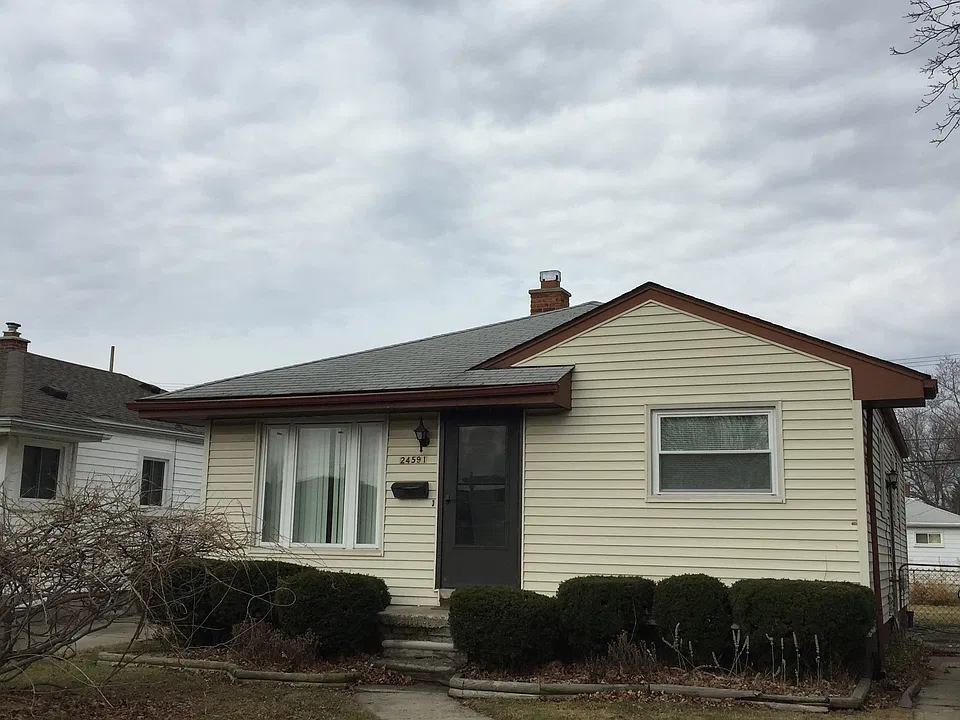 24591 Lexington Ave