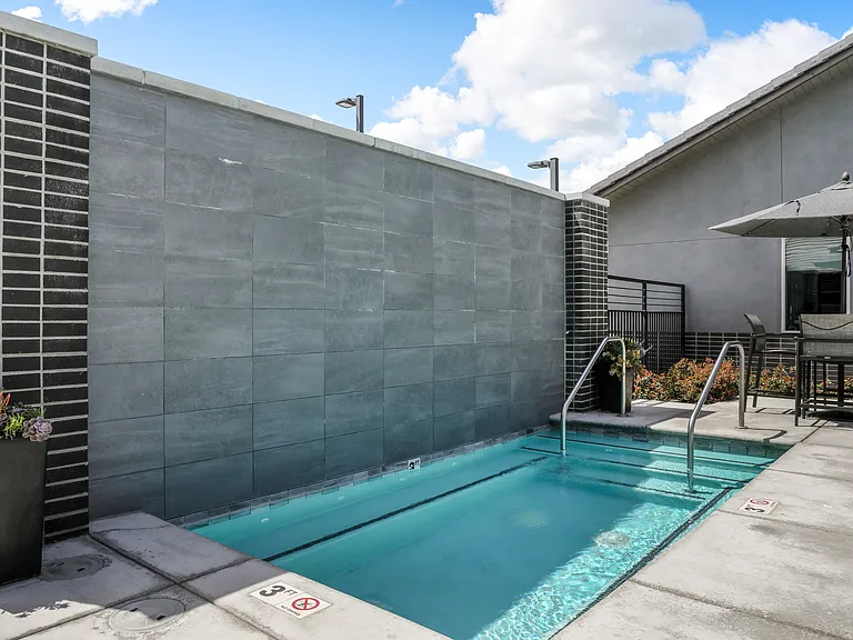Tesoro Apartments — Photo 17