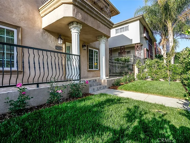 7522 Fountain Ave — Photo 4