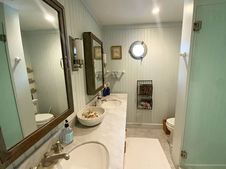 221 Ocean Dr — Photo 19