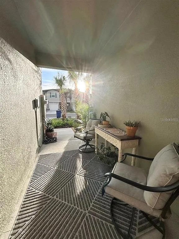 3 bed, 2.5 bath, 1634 sqft, $2,250 — Photo 2