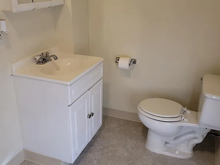 235 NE 76th Ave #4 — Photo 5