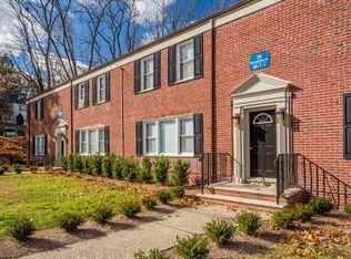 27 Constantine Pl APT 14, Summit, NJ 07901