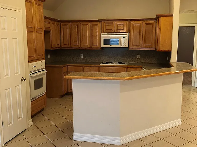 13322 Colton Ln — Photo 6
