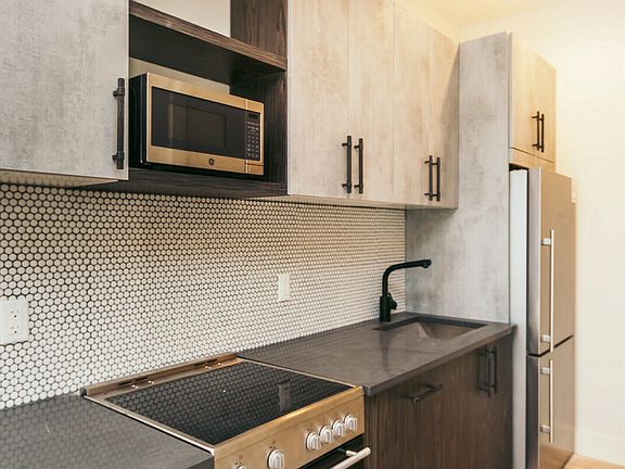5th image of 181 Troutman St #2E