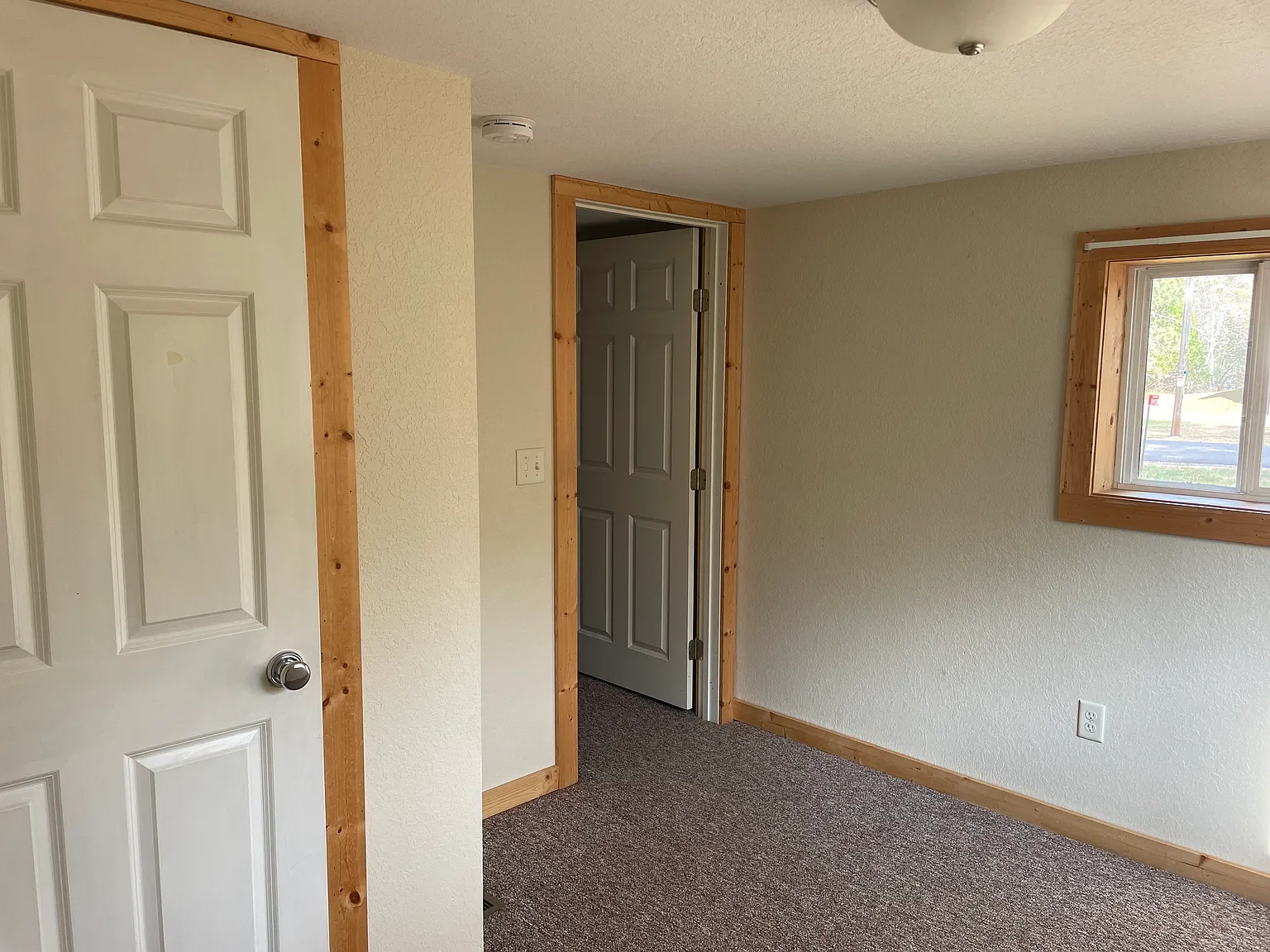 3 bed, 1400 sqft, $1,500 — Photo 3