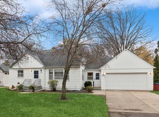 1058 County Road B2 W, Roseville, MN 55113