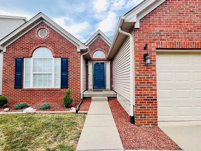 10713 Elkington Ln — Photo 2