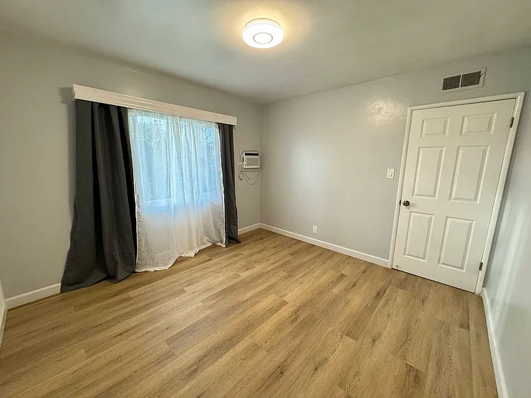 5630 Temple City Blvd — Photo 13