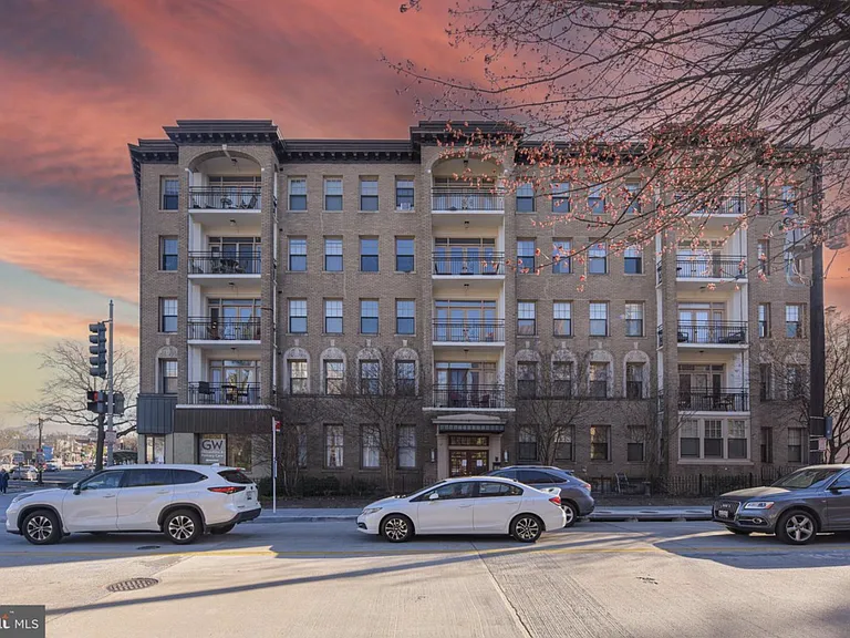 2902 Porter St NW #45 — Photo 15