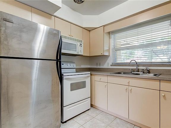 2nd image of 491 Woodland Dr