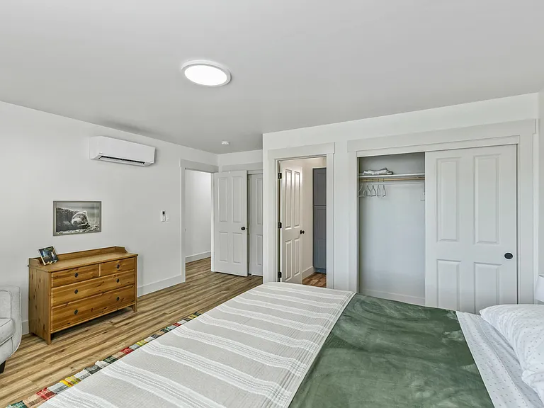 Santiam Canyon Luxury Townhomes — Photo 3