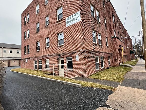 2nd image of 25 N Franklin St #11
